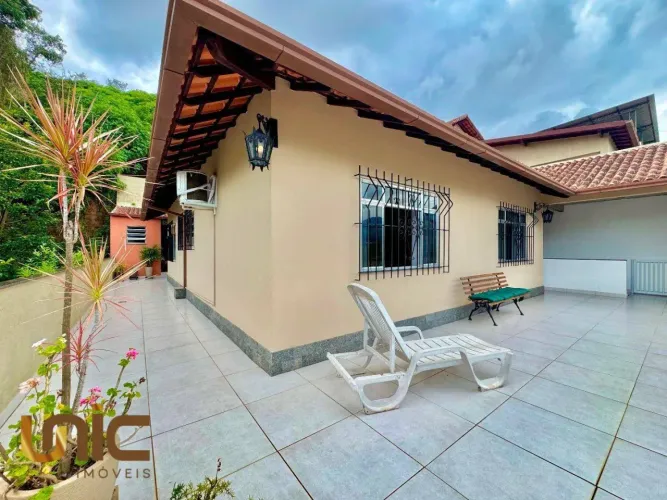 Casa à venda, por R$ 770.000 - Vale do Paraíso - Teresópolis/RJ