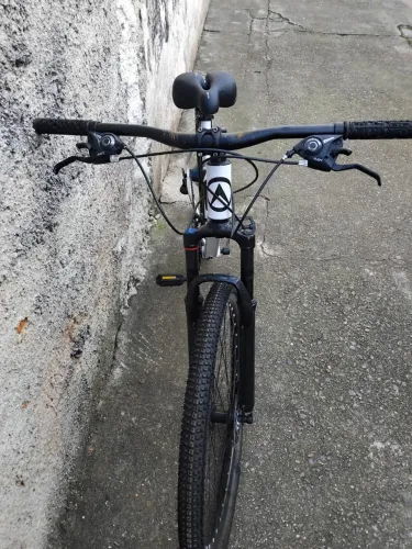 Vendo bicicleta aro 19 valor 600 reais usada pouco