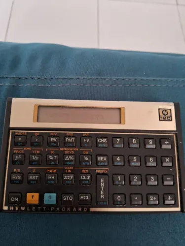 Calculadora Financeira HP 12C com defeito