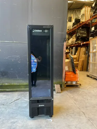 Cervejeira 229 Litros Com Led Porta de Vidro 220v Imbera