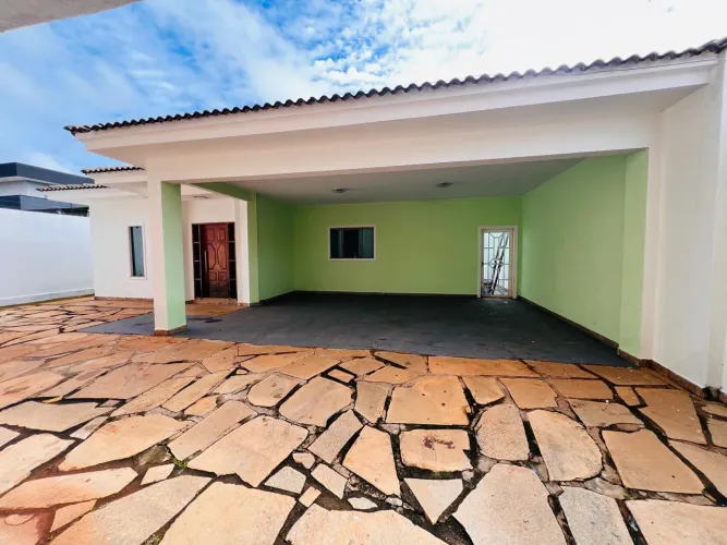 ALUGUEL CASA VICENTE PIRES - RUA 10 