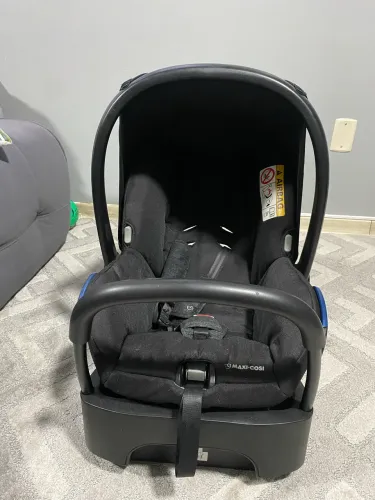 Bebê conforto Maxi Cosi + base para carro
