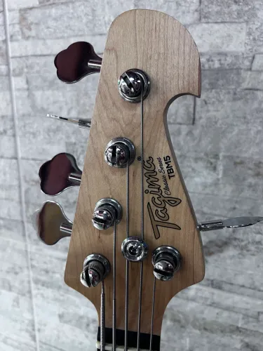 Baixo Tagima TBM5 mais cubo Born DB60, pra vender hoje!