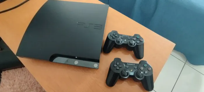 Playstation 3 (PS3) Slim - Desbloqueado (muito conservado)