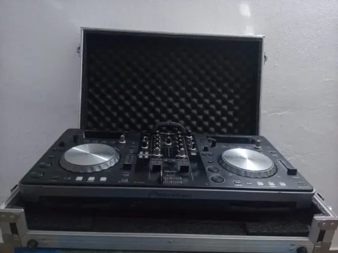 EQUIPAMENTO PARA DJ'S