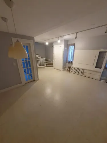 CASA DE 3 ANDARES NO CENTRO PARA LOCAÇÃO COMERCIAL.