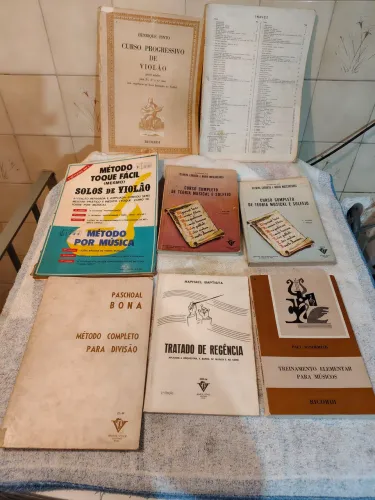 Livros de Partituras e Teoria Musical