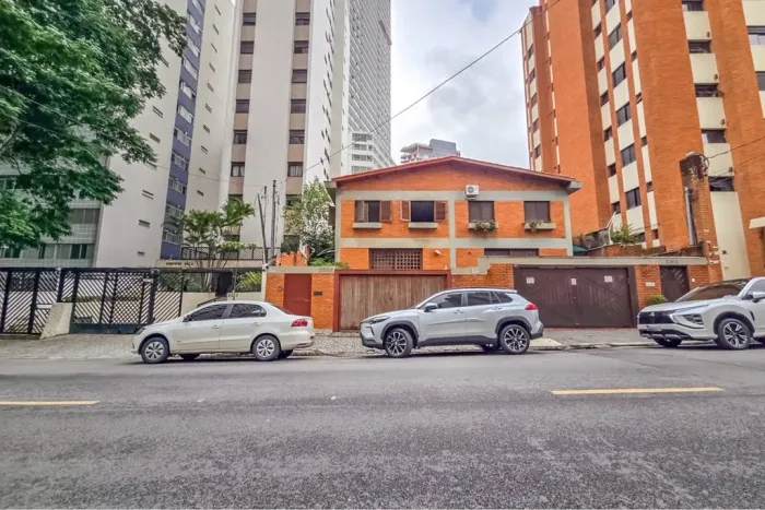 Casa à venda com 4 dormitórios e 2 suítes na Vila Madalena São Paulo REF: OR