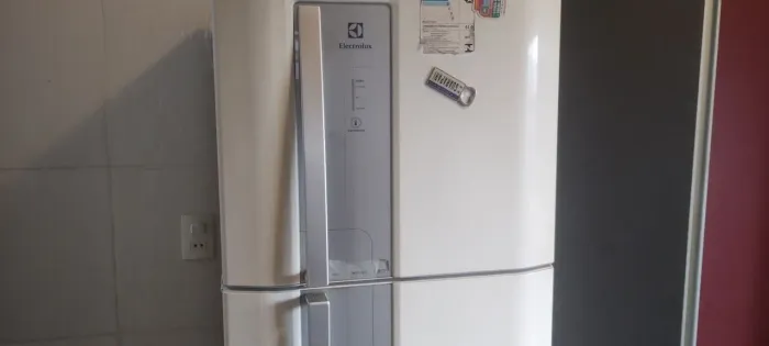 Geladeira Frost Free 371 L