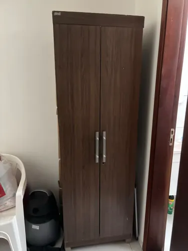 Guarda roupas - doação