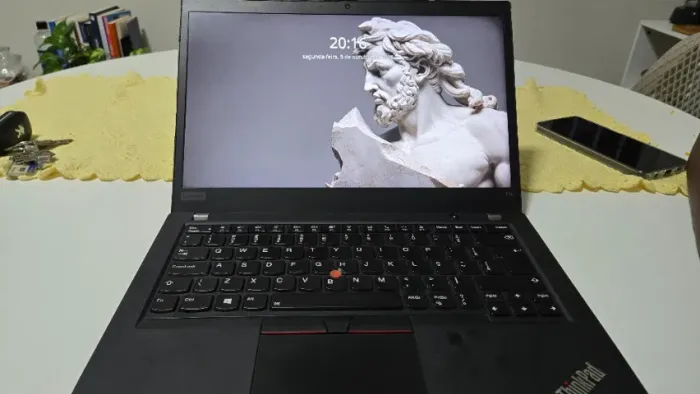 Vendo Notebook Lenovo ThinkPad T14 - Core i7 10ª Ger., 16GB RAM, Tela Full HD