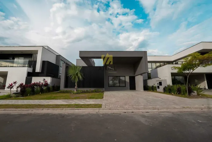 Casa Térrea de Alto Padrão no Alphaville Nova Esplanada 4 | Porteira Fechada, 4 Suítes e P