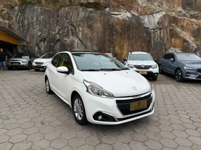 Peugeot 208 Allure 1.5 Flex 8V 5P 2017
