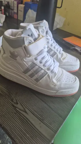 Tenis