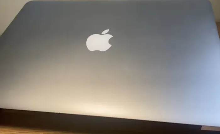 MacBook Air 11.6 polegadas + carregador original e nota