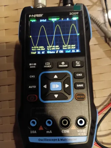 Osciloscópio Fnirsi 2C53T de 2 canais 50 MHz + Multímetro + Gerador de Sinais