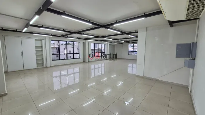 Sala Comercial / Escritorio / Consultório para locação, 110m² por R$ 2.500,00/mês - Conser