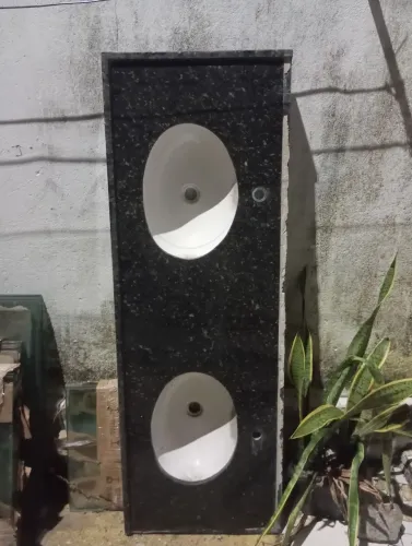 Vendo pia e pedras de granito
