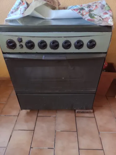 Fogão Dako de seis bocas