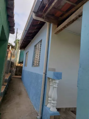 Execelente oportunidade de compra, casa a poucos metros do centro, casa arejada, com 03 do
