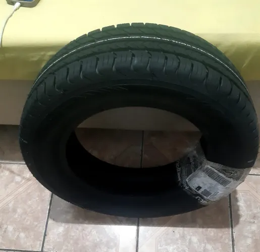 Vendo pneu zerado, nunca usado!