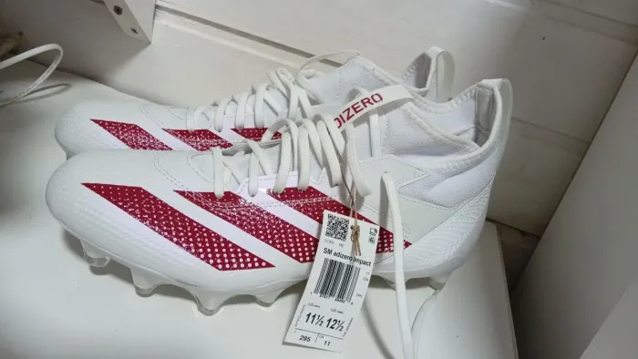Chuteira Adidas