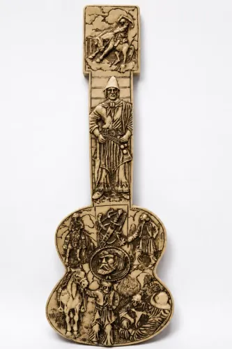 Raríssima Placa Decorativa Vintage Argentina Arbio - Violão em Resina Estilo Osso 40 cm - 