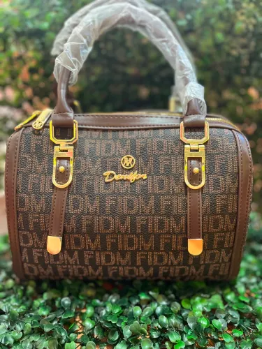 Vendo bolsa no valor de atacado