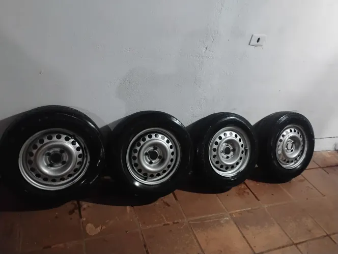 Roda Aro 14 4x100 / Pneus ruins