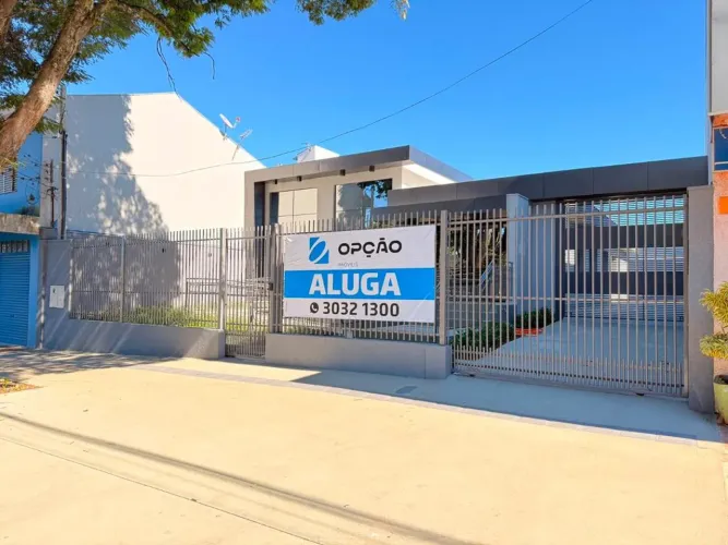 Sala para alugar em Maringá, Zona 05, com 233.32 m²
