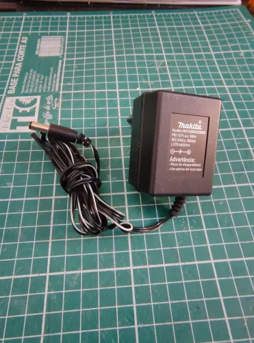 Carregador 127v P/ Parafusadeira Makita 6723 / 6722