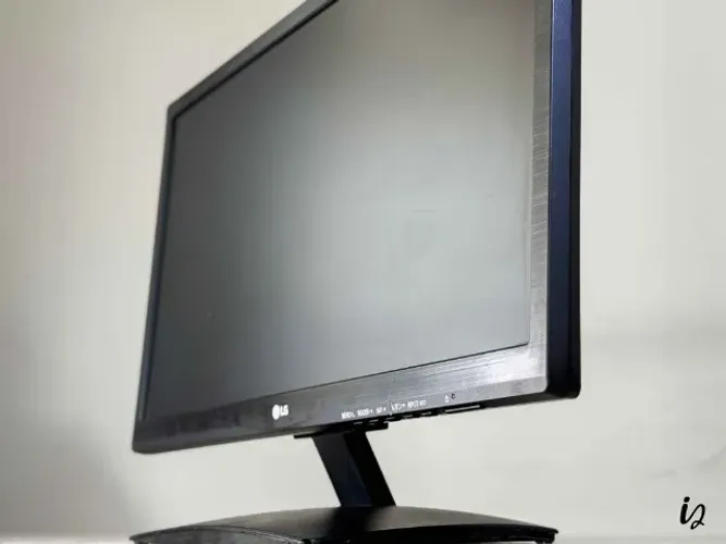Monitor LG 22" Flatron 22MP55VQ-B VGA, HDMI e DVI