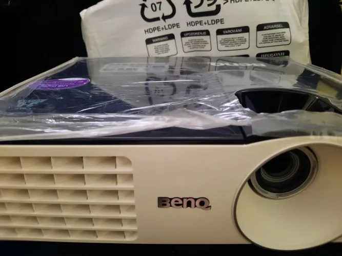 PROJETOR BENC MX 660