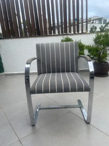 Cadeira Flutuante para Mesa de Reunião / Jantar