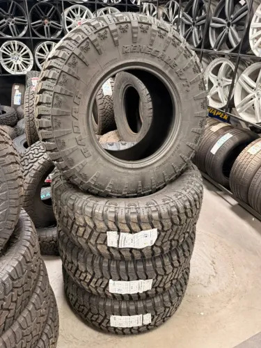Pneus 37x13.5R18 Radar Renegade R/T