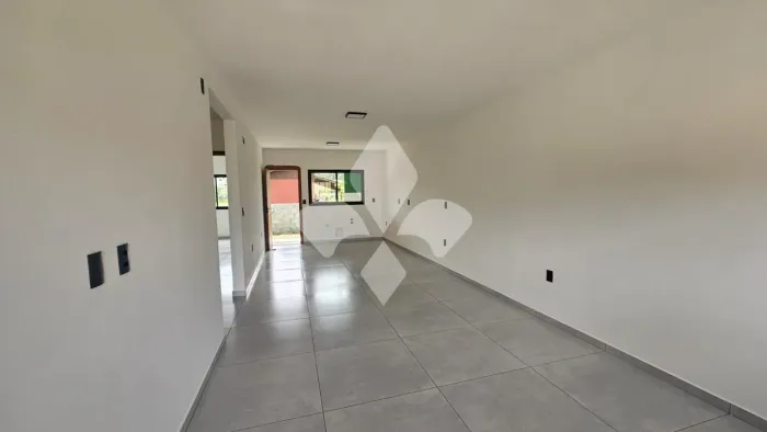 Casa Térrea com 2 Dorm em Meio ao Verde no Bairro Ressacada, Garopaba/SC