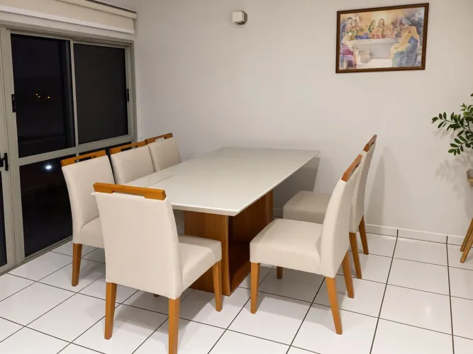 Mesa de Jantar e 6 Cadeiras
