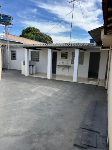 Aluga-se Barracão na Vila Santa Helena