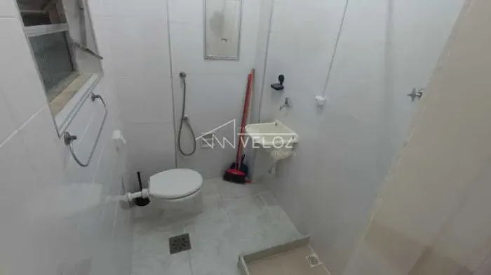 Kitnet/Conjugado - / Residencial / Centro