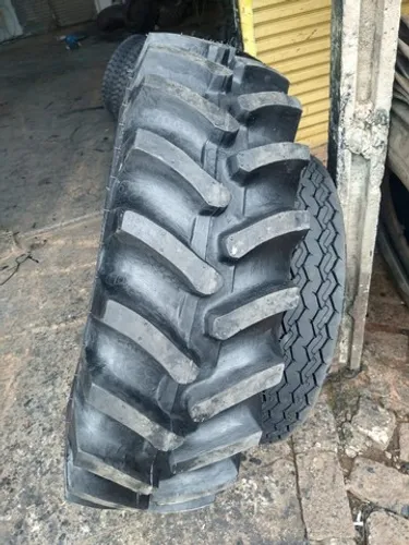 PNEU 18.4-30 / 18.4X30 / 18.4 30 recauchutado