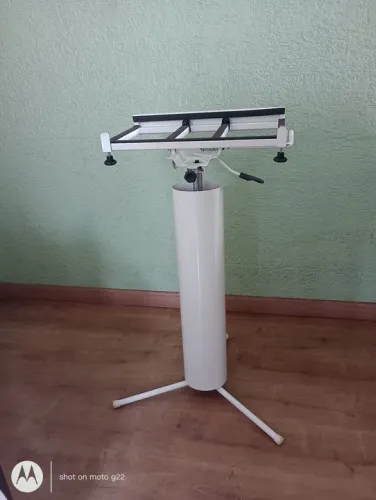 Suporte estante teclado giratório 