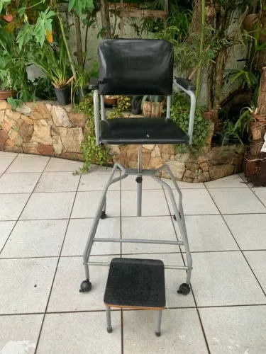 CADEIRÃO PARA TURBILHAO DE MENBROS INFERIORES MARCA CARCI EXCELENTE SEMI NOVO