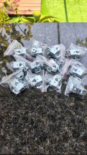 Kit com 12 fechos rolete para porta de móveis