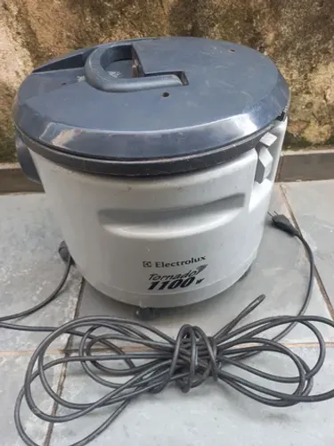 Aspirador de pó Electrolux tornado 