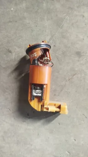 Bomba de combustível Peugeot 106