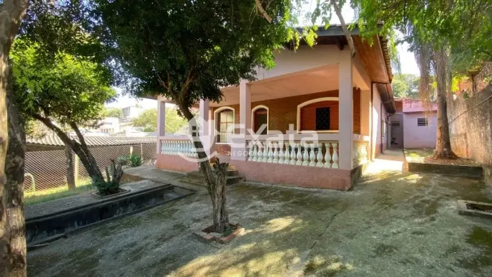 Casa para venda na Vila Carvalho.