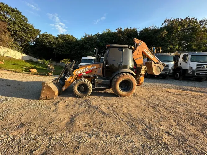 Retroescavadeira Case 580N 2018 4X4