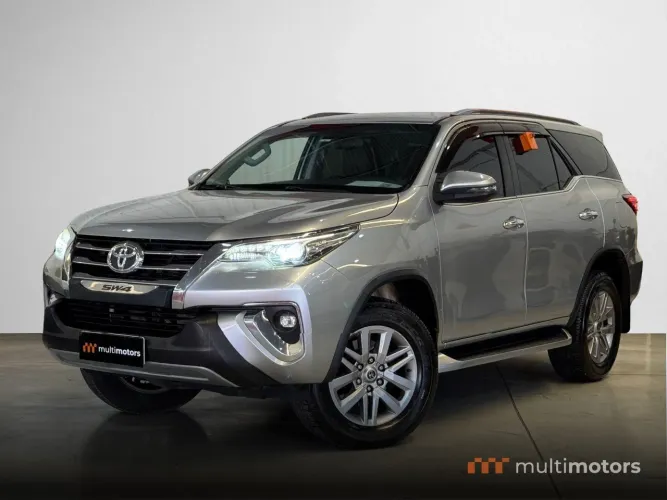 Toyota Hilux SW4 SRX 4X4 2.8 TDI 16V Dies. Aut. 2018