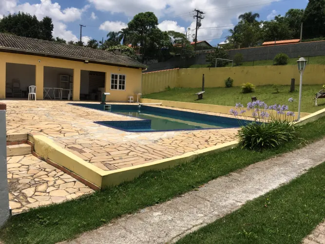 SÃO ROQUE Linda CHÁCARA com; 2.385,00m2 localizado na Famosa Cidade do Vinho e o Alcachofr