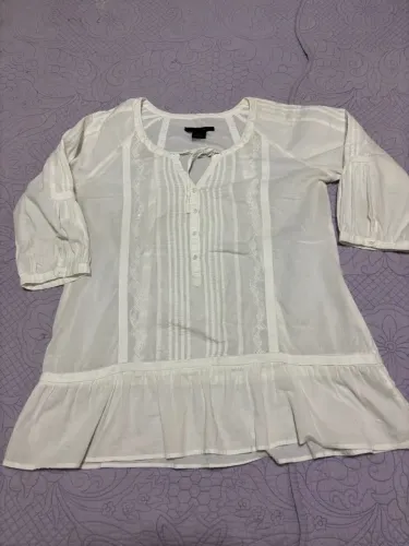 Blusa CALVIN KLEIN  branca com detalhes em renda 
